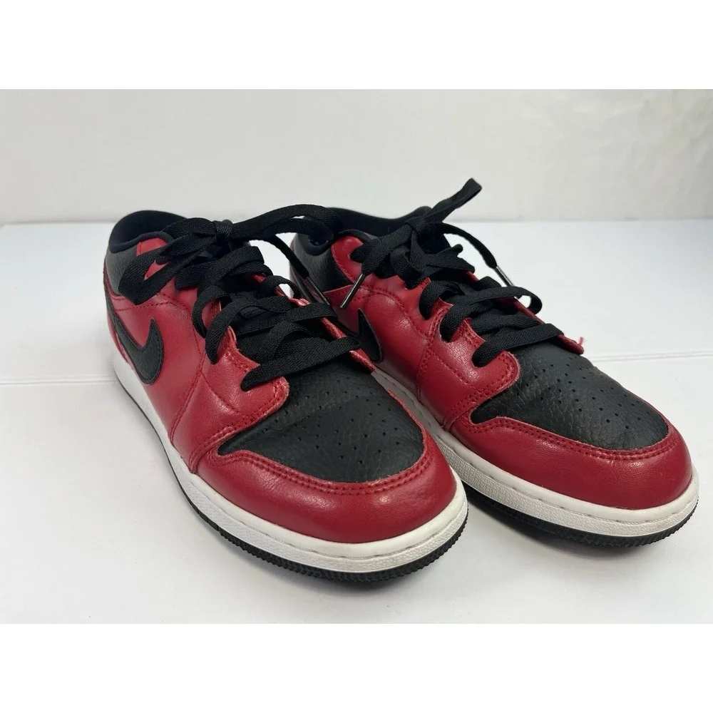 Nike Air Jordan 1 Low Reverse Bred Pebbled Swoosh Size 6.5Y 553560-605